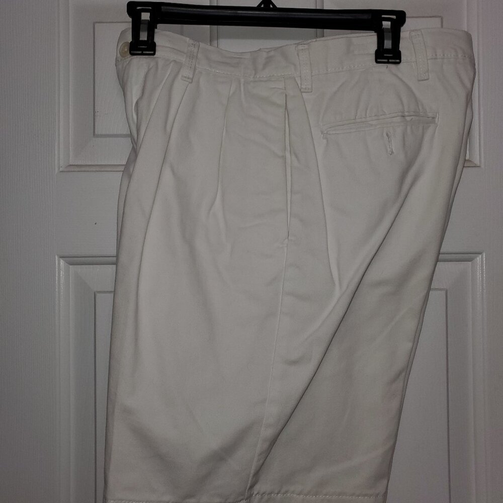IZOD MENS SHORTS